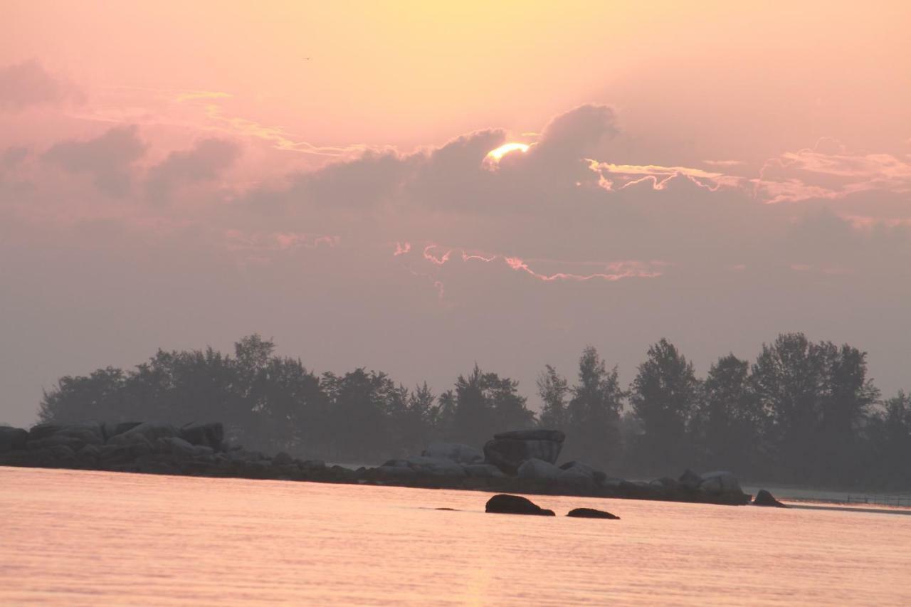 Belitung Holiday Resort Sijuk Εξωτερικό φωτογραφία